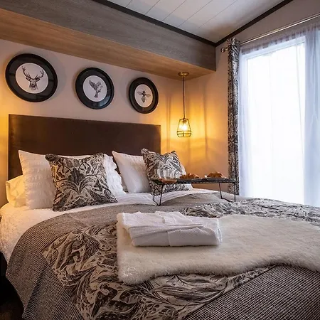 Hotel Flusco Wood