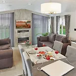מלון Flusco Wood Great Blencow