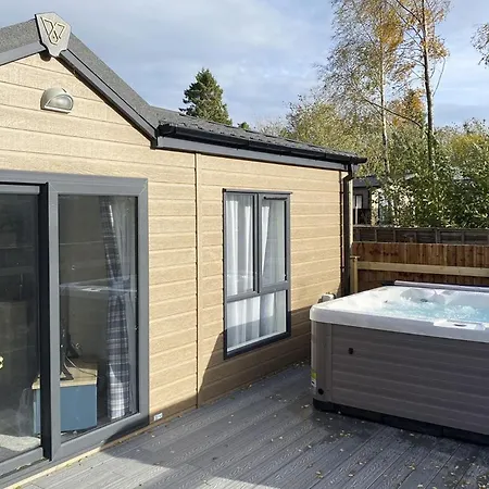 Flusco Wood فندق *