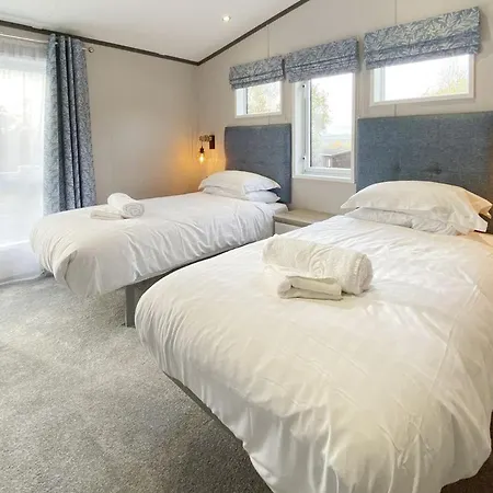 فندق Flusco Wood *