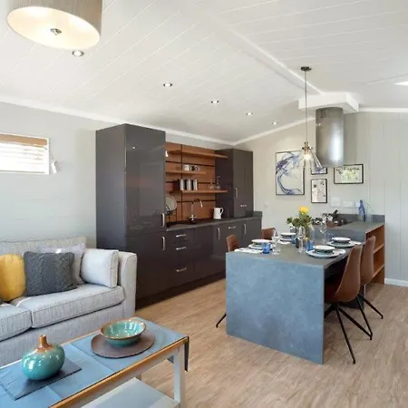 فندق Flusco Wood *